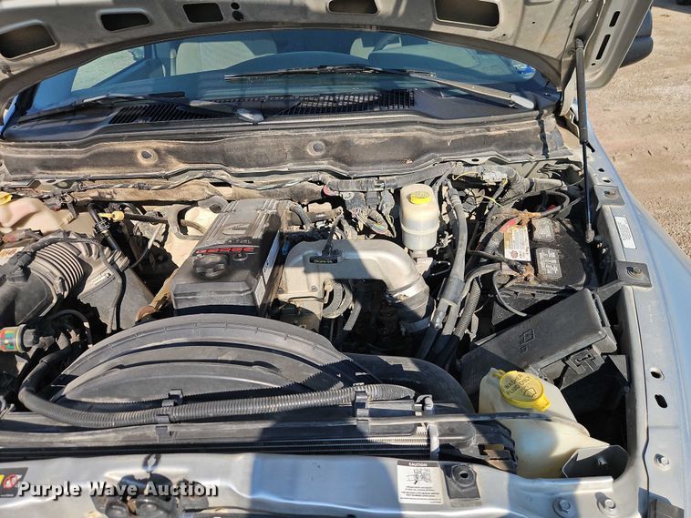 image for item EB8285 2006 Dodge Ram 2500 flatbed pickup truck