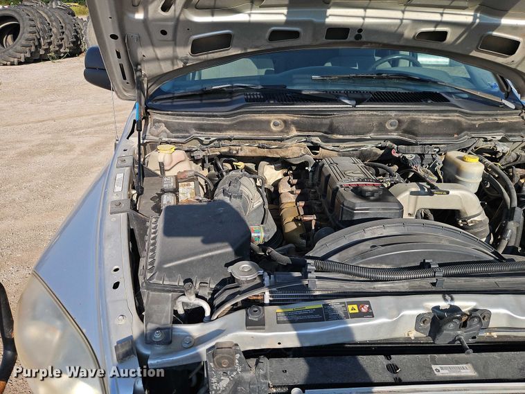 image for item EB8285 2006 Dodge Ram 2500 flatbed pickup truck