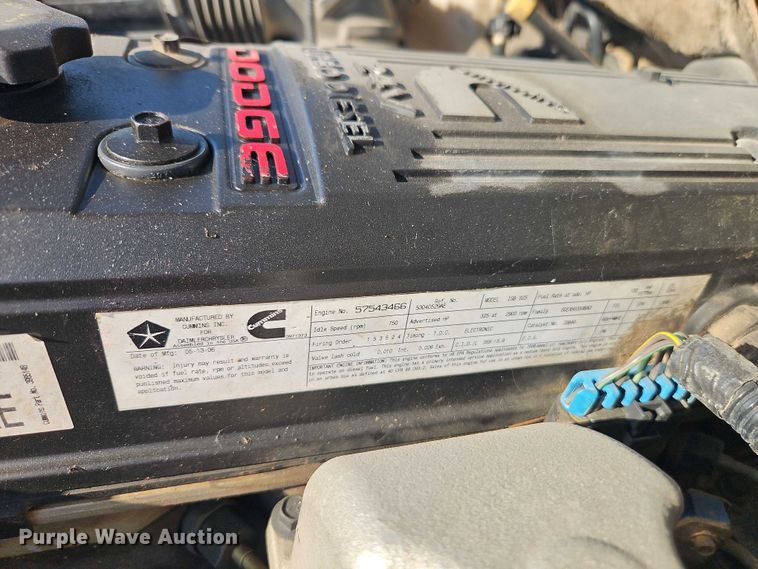 image for item EB8285 2006 Dodge Ram 2500 flatbed pickup truck