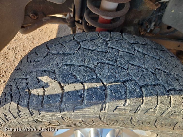 image for item EB8285 2006 Dodge Ram 2500 flatbed pickup truck