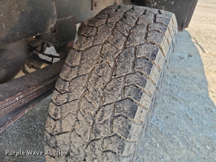 image for item EB8285 2006 Dodge Ram 2500 flatbed pickup truck