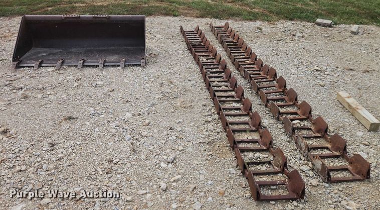 image for item EB8311 Skid steer attachments