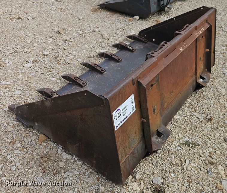 image for item EB8311 Skid steer attachments