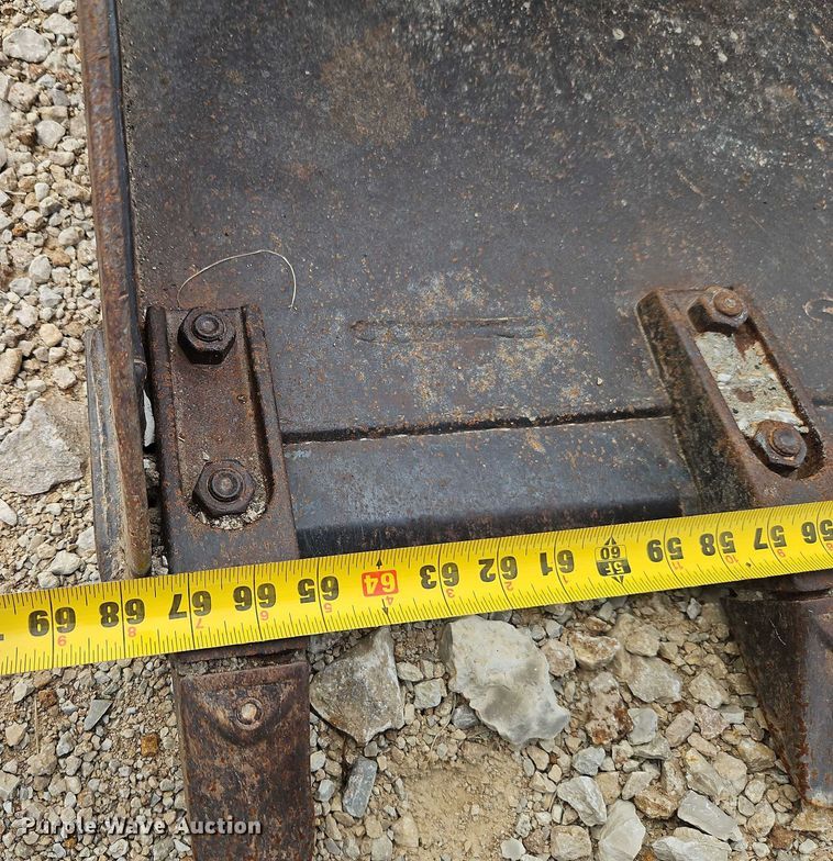 image for item EB8311 Skid steer attachments