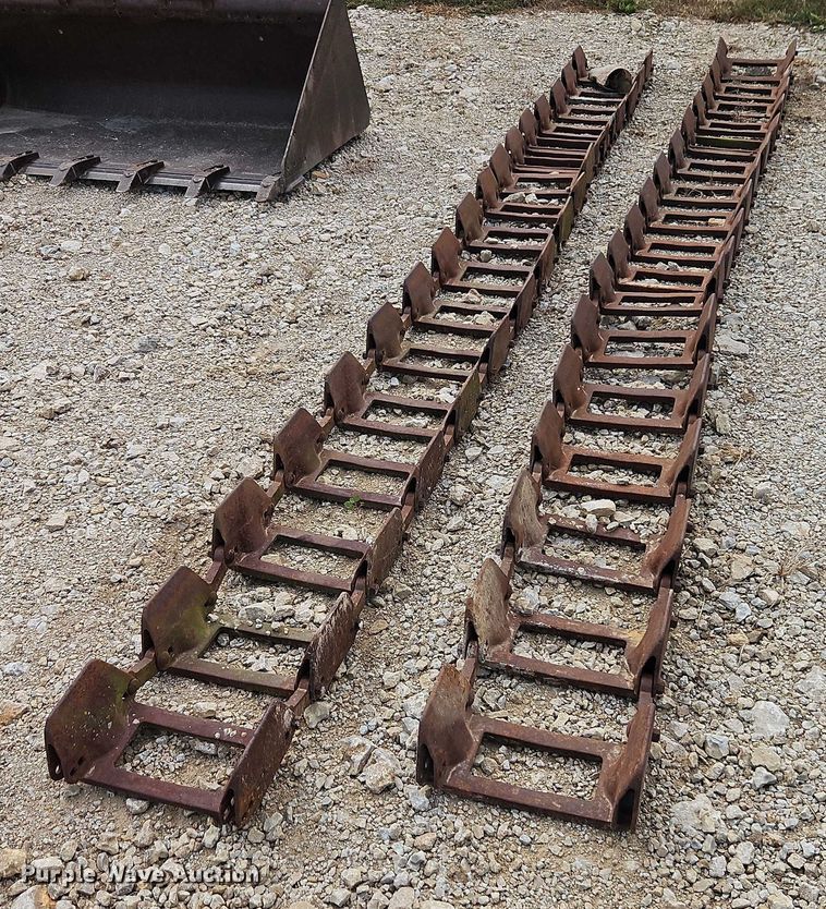 image for item EB8311 Skid steer attachments