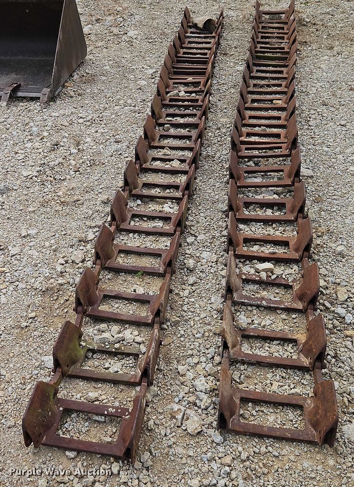 image for item EB8311 Skid steer attachments