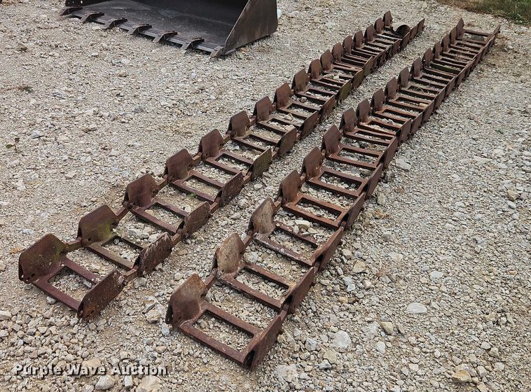 image for item EB8311 Skid steer attachments