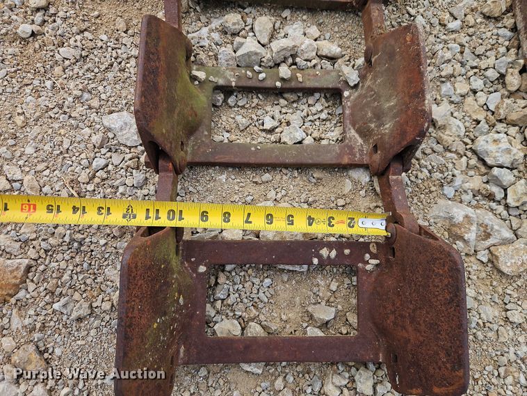 image for item EB8311 Skid steer attachments