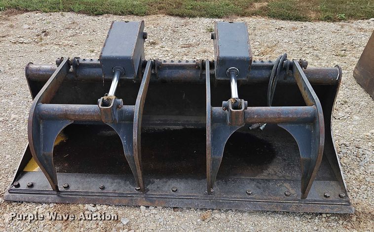 image for item EB8312 Bobcat skid steer grapple bucket