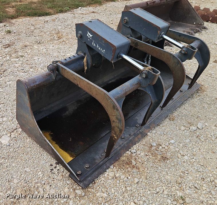 image for item EB8312 Bobcat skid steer grapple bucket