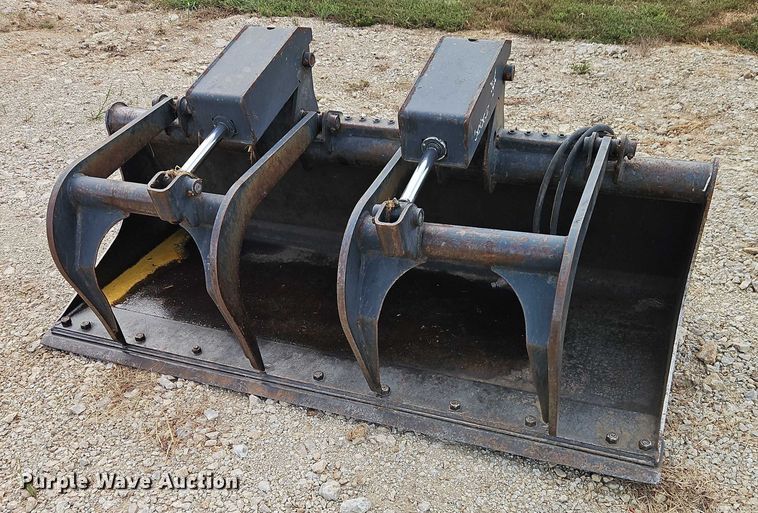 image for item EB8312 Bobcat skid steer grapple bucket