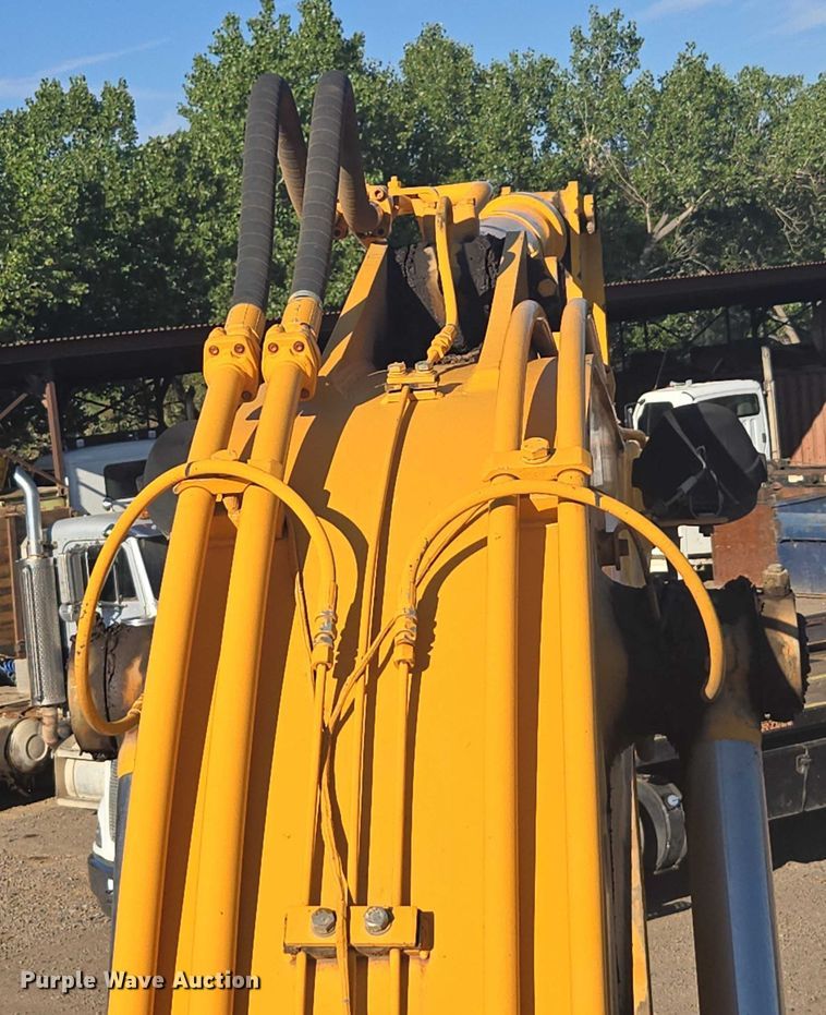 image for item EC1164 1997 Hyundai Robex 200W-2 wheeled excavator