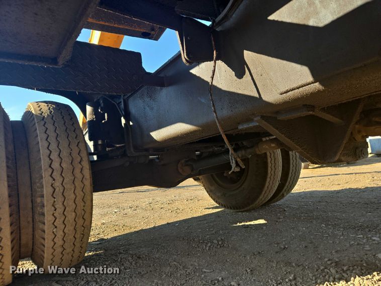 image for item EC1164 1997 Hyundai Robex 200W-2 wheeled excavator