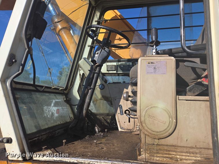 image for item EC1164 1997 Hyundai Robex 200W-2 wheeled excavator