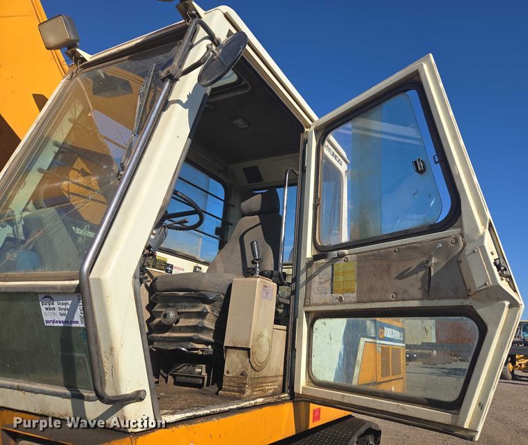 image for item EC1164 1997 Hyundai Robex 200W-2 wheeled excavator