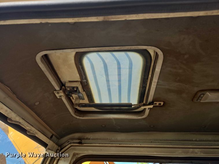 image for item EC1164 1997 Hyundai Robex 200W-2 wheeled excavator