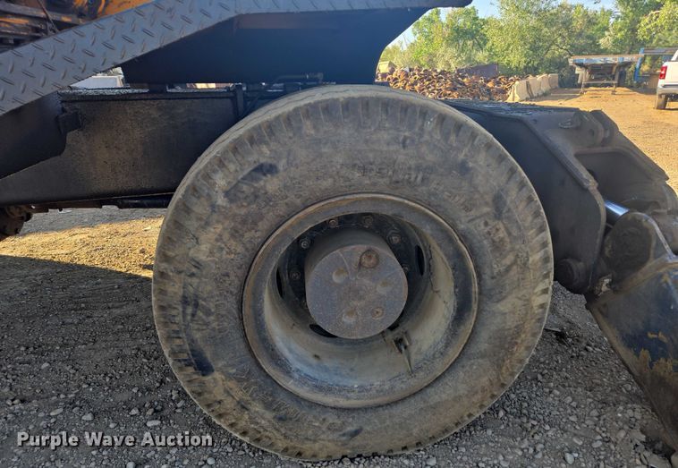 image for item EC1164 1997 Hyundai Robex 200W-2 wheeled excavator