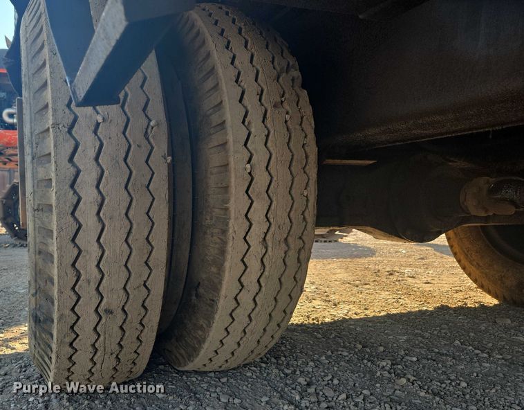 image for item EC1164 1997 Hyundai Robex 200W-2 wheeled excavator