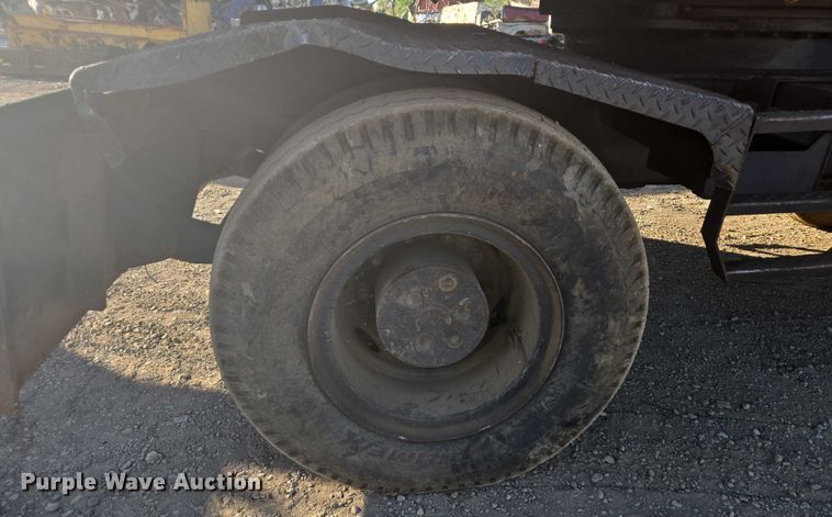 image for item EC1164 1997 Hyundai Robex 200W-2 wheeled excavator