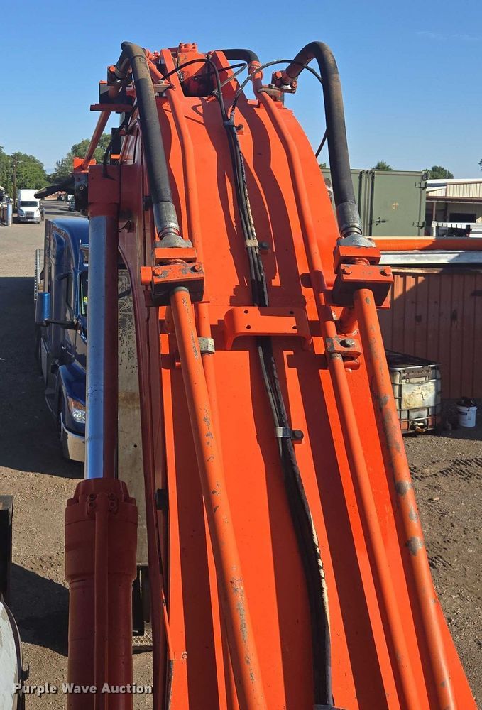 image for item EC1166 2003 Hitachi ZX330LC excavator