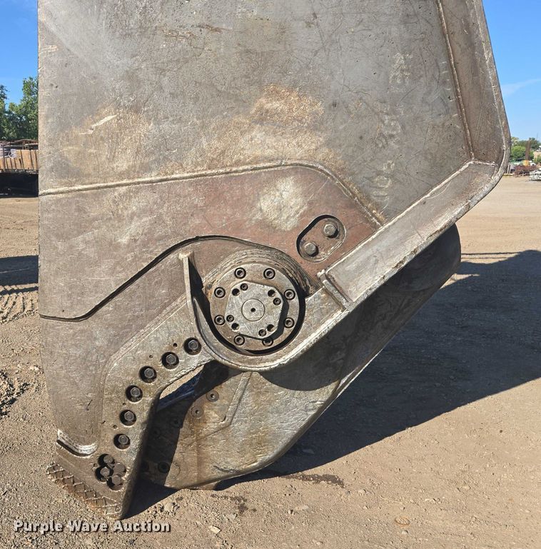 image for item EC1166 2003 Hitachi ZX330LC excavator