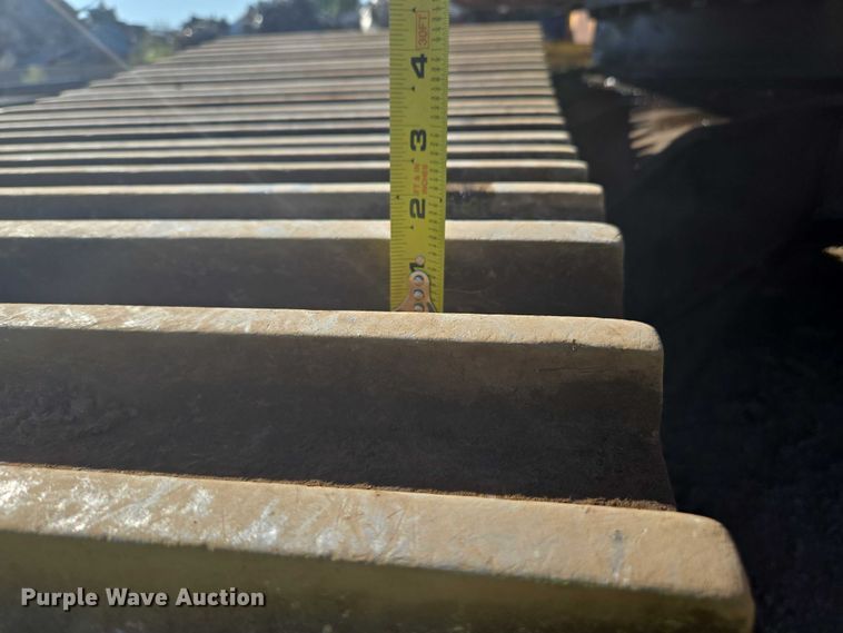 image for item EC1166 2003 Hitachi ZX330LC excavator