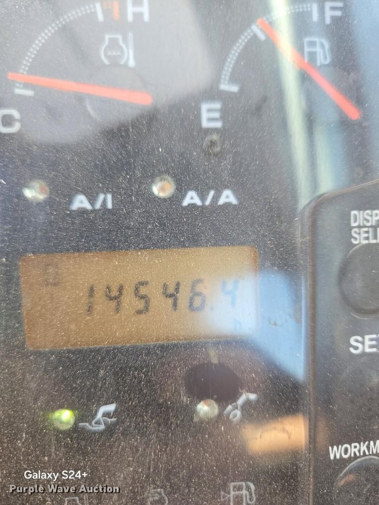 image for item EC1166 2003 Hitachi ZX330LC excavator