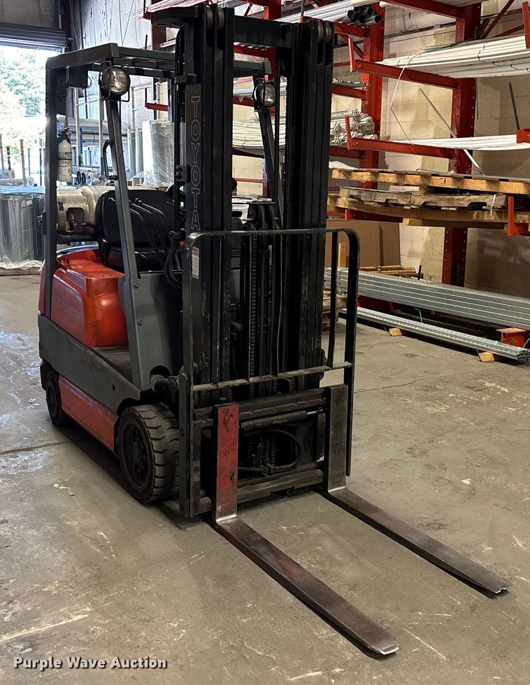 image for item EC3784 1998 Toyota 6FGCU15 forklift