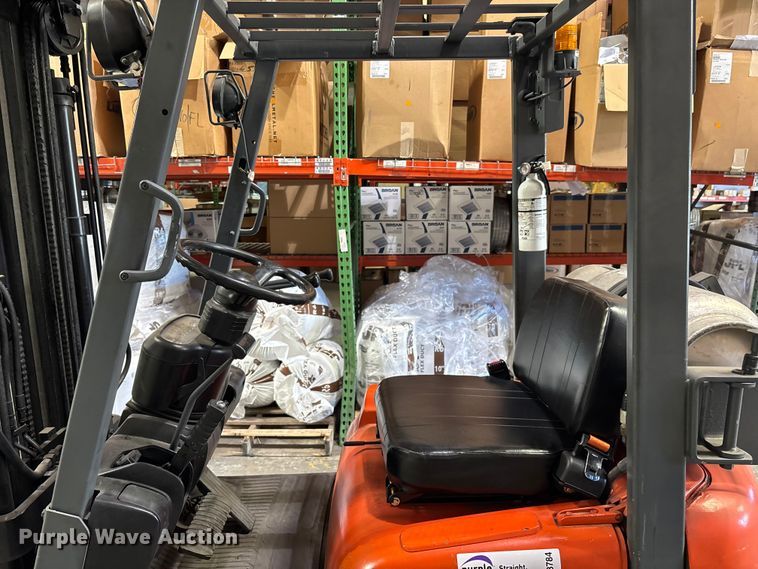 image for item EC3784 1998 Toyota 6FGCU15 forklift