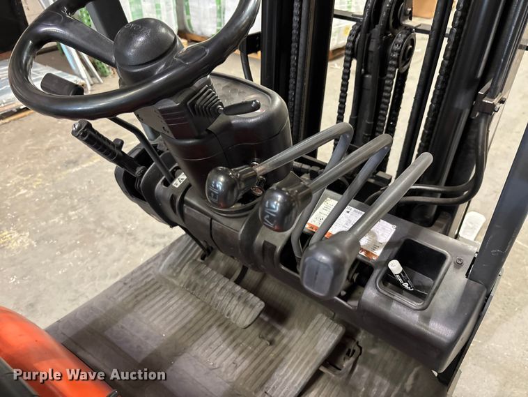 image for item EC3784 1998 Toyota 6FGCU15 forklift