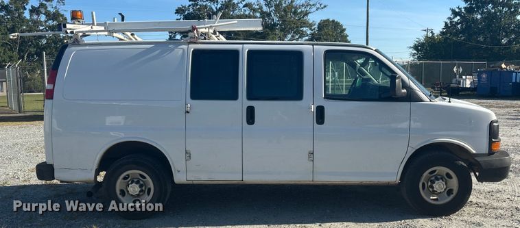 image for item EC3785 2016 Chevrolet Express 2500 van