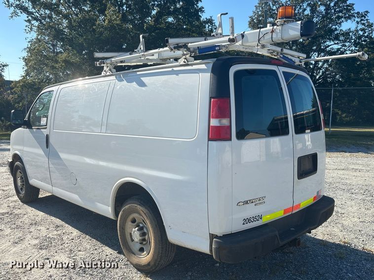 image for item EC3785 2016 Chevrolet Express 2500 van