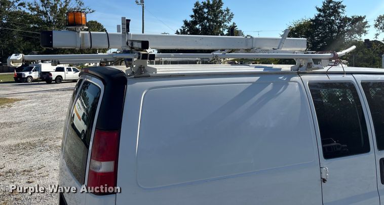 image for item EC3785 2016 Chevrolet Express 2500 van