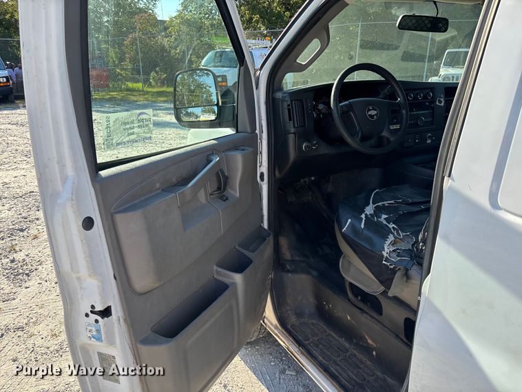 image for item EC3785 2016 Chevrolet Express 2500 van