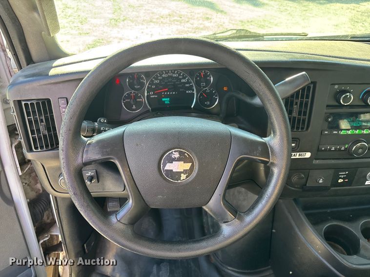image for item EC3785 2016 Chevrolet Express 2500 van