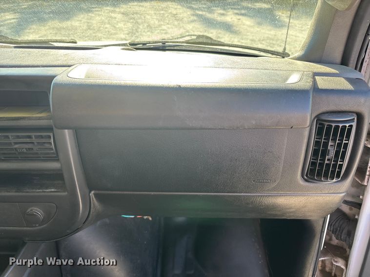 image for item EC3785 2016 Chevrolet Express 2500 van