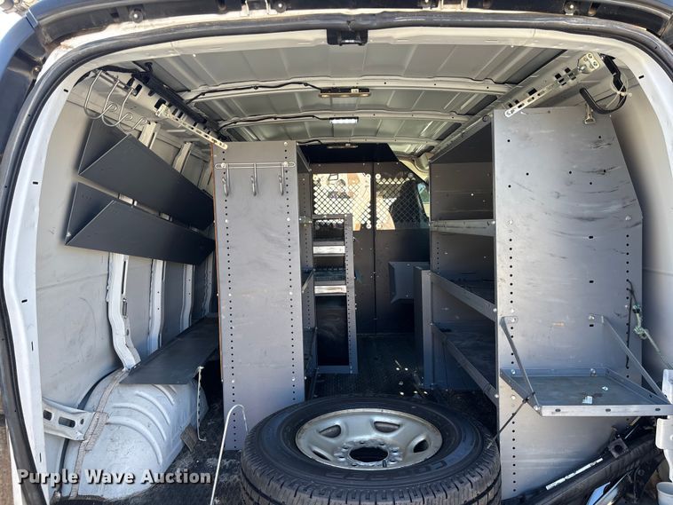 image for item EC3785 2016 Chevrolet Express 2500 van