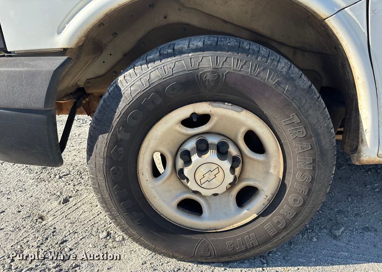 image for item EC3785 2016 Chevrolet Express 2500 van