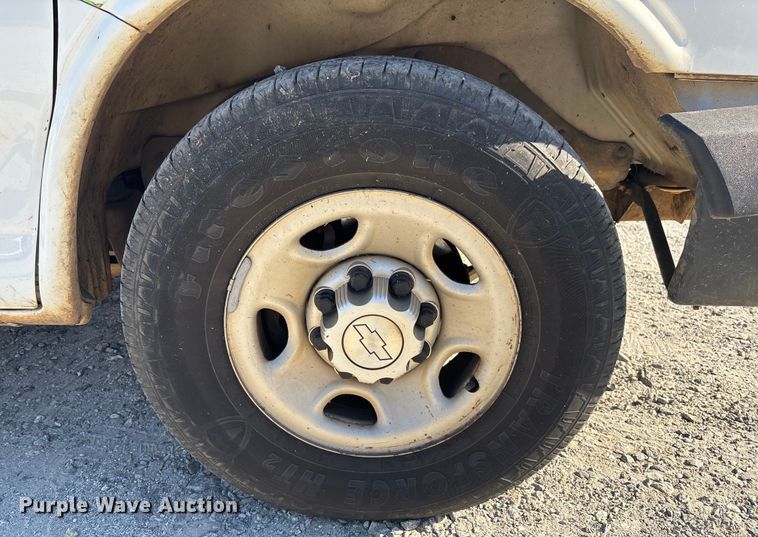 image for item EC3785 2016 Chevrolet Express 2500 van