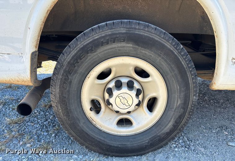 image for item EC3785 2016 Chevrolet Express 2500 van