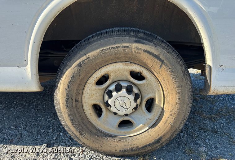 image for item EC3785 2016 Chevrolet Express 2500 van