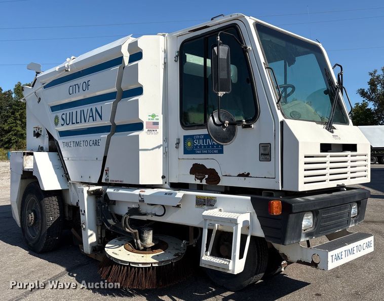 image for item EC4408 2014 Global Environmental Products Inc Street sweeper sweeper