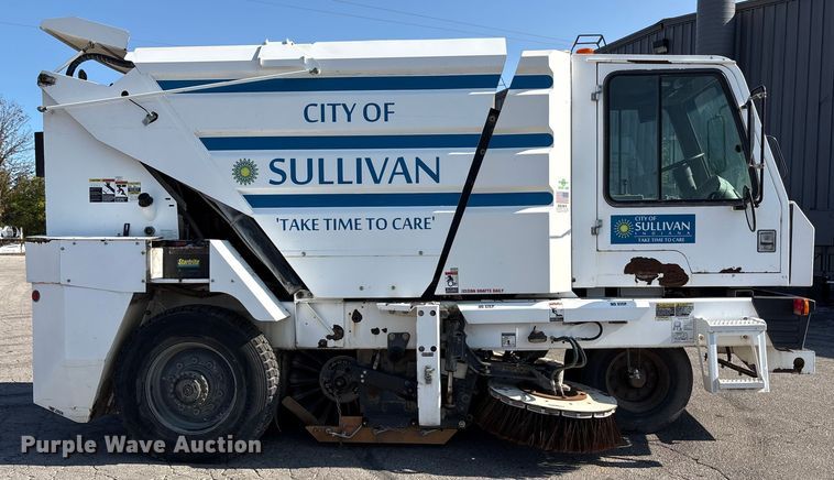 image for item EC4408 2014 Global Environmental Products Inc Street sweeper sweeper