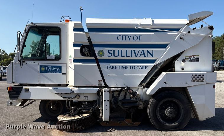 image for item EC4408 2014 Global Environmental Products Inc Street sweeper sweeper