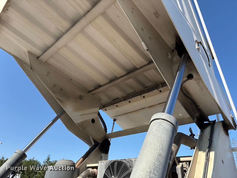 image for item EC4408 2014 Global Environmental Products Inc Street sweeper sweeper