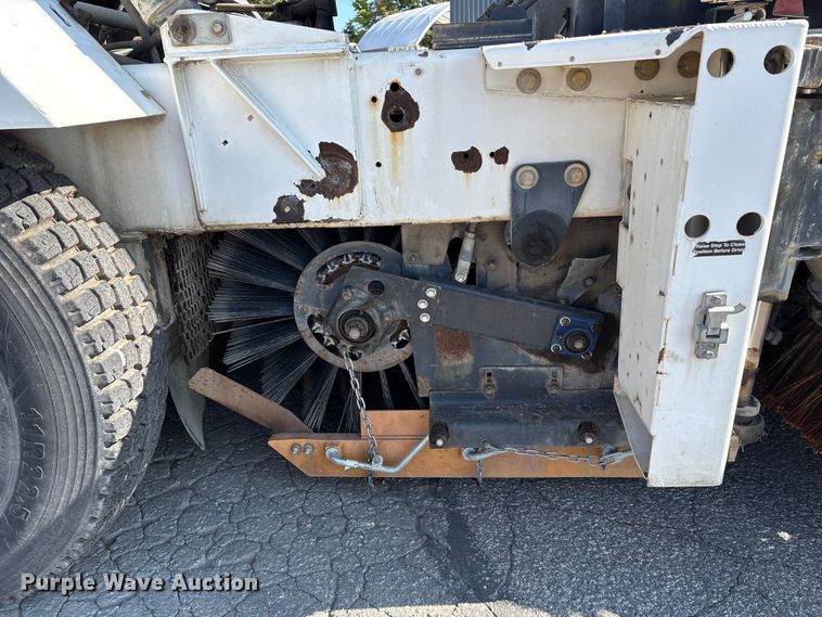 image for item EC4408 2014 Global Environmental Products Inc Street sweeper sweeper