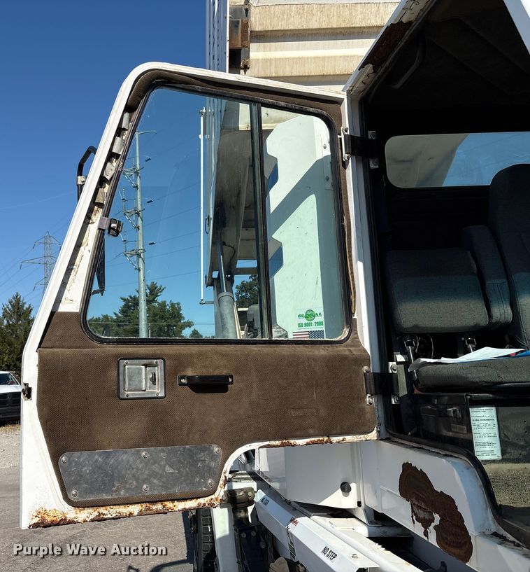 image for item EC4408 2014 Global Environmental Products Inc Street sweeper sweeper