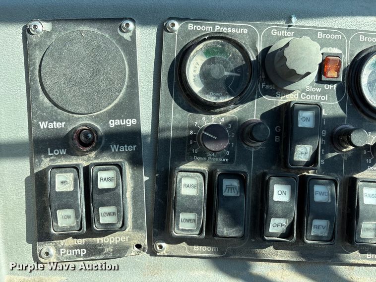 image for item EC4408 2014 Global Environmental Products Inc Street sweeper sweeper