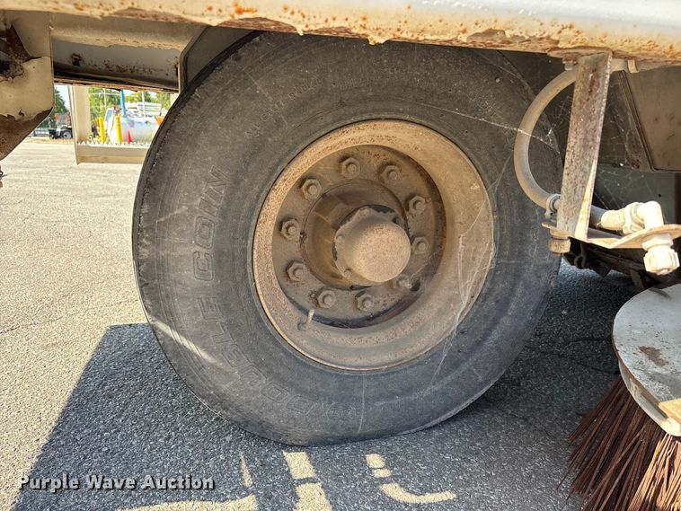 image for item EC4408 2014 Global Environmental Products Inc Street sweeper sweeper