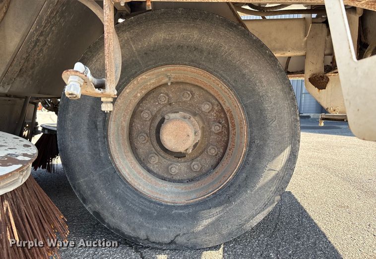 image for item EC4408 2014 Global Environmental Products Inc Street sweeper sweeper